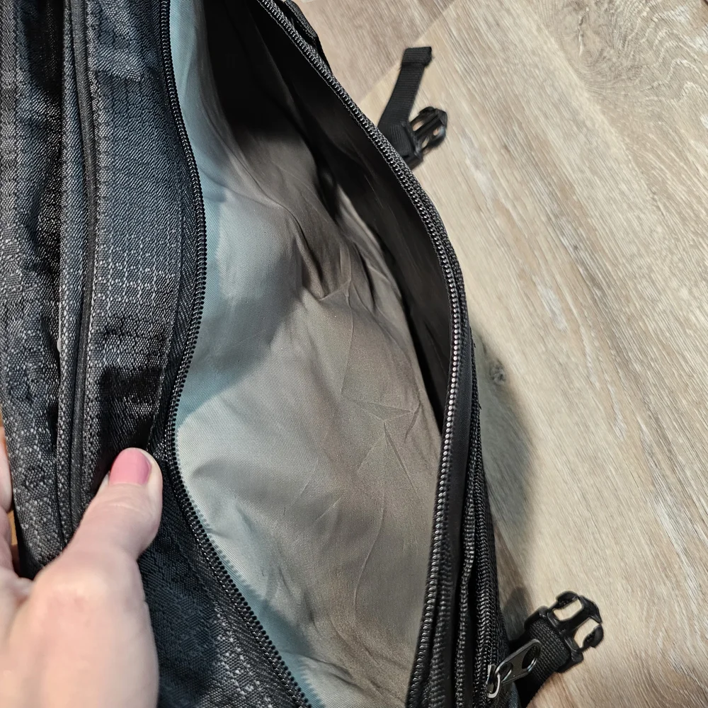 Giftable! Black Messenger Bag with Professional Design Backpack Student